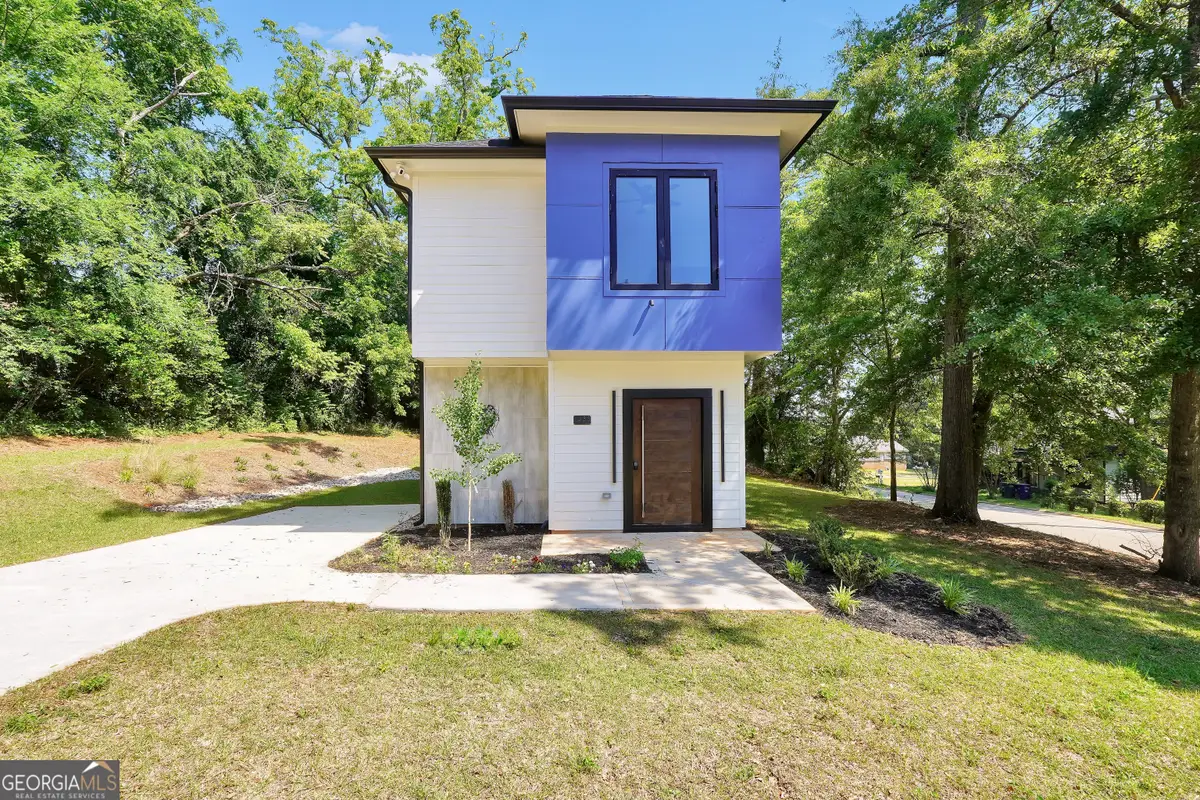 233 E Tinsley Street, Griffin, GA 30223 - #1