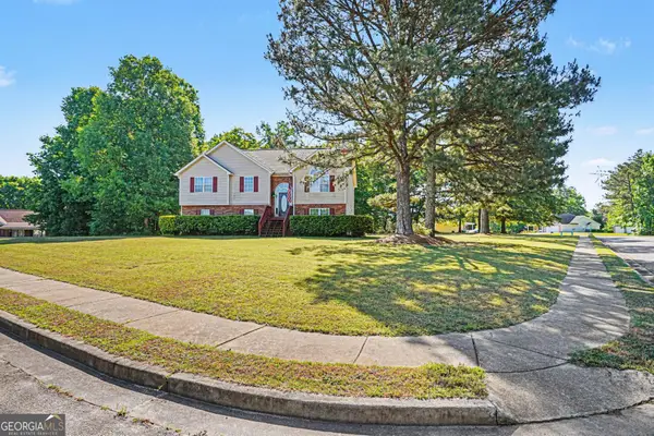 200 Treetop Drive, Hampton, GA 30228