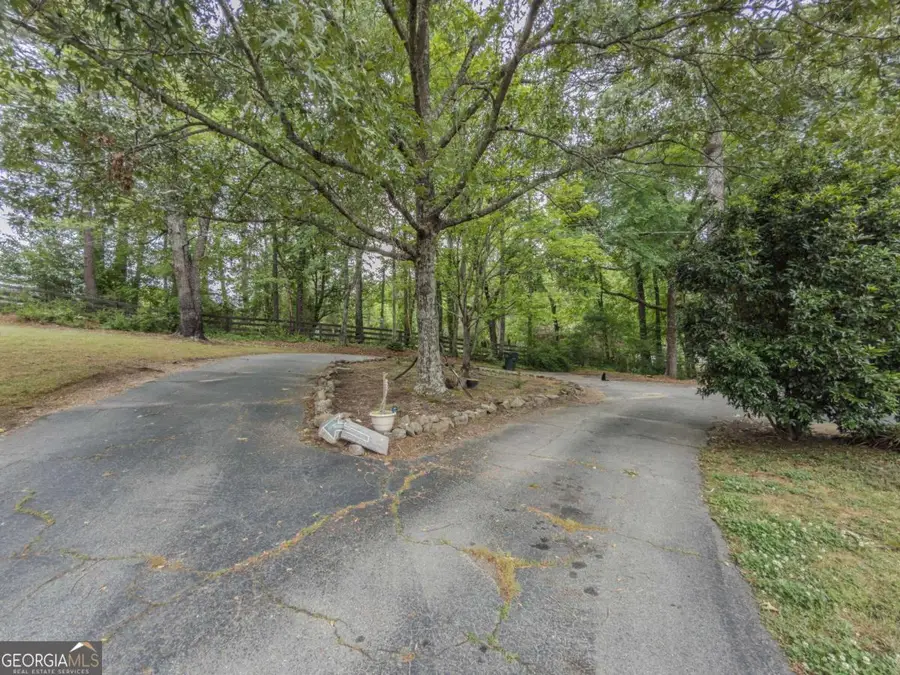 2960 Greenvalley Road, Snellville, GA 30078 - #3