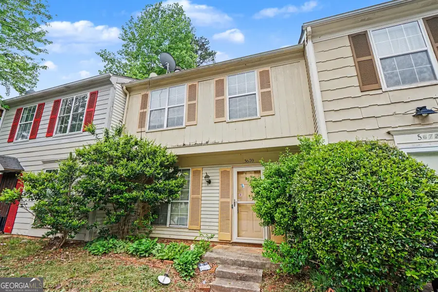 5670 Wells Circle, Stone Mountain, GA 30087 - #2
