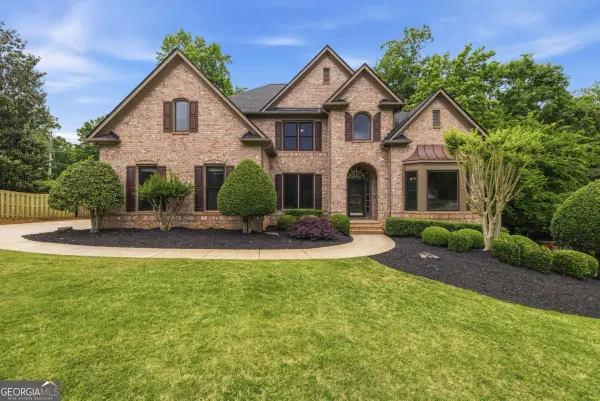 215 Lynwood Court, Roswell, GA 30075