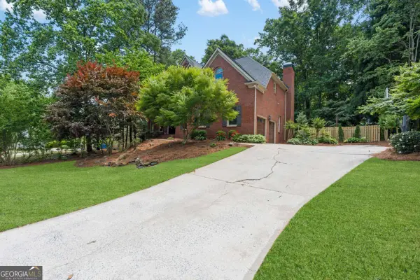 1028 Towne Lake Hills E, Woodstock, GA 30189