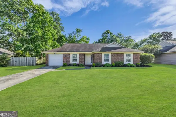 40 Whippoorwill Lane E, Richmond Hill, GA 31324