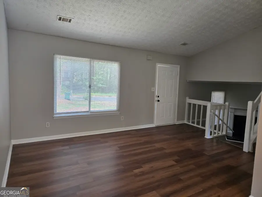 447 Sherwood Circle, Stone Mountain, GA 30087 - #2