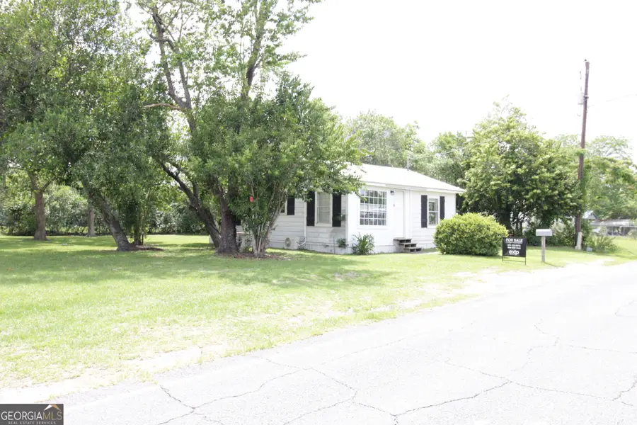 511 E 17th Street, Alma, GA 31510 - #3