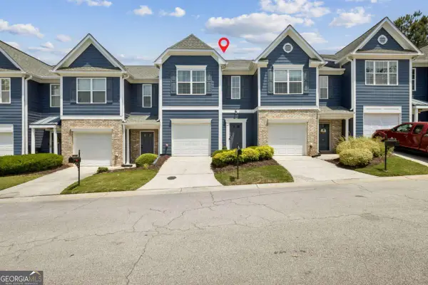 6608 Splashwater Drive, Flowery Branch, GA 30542