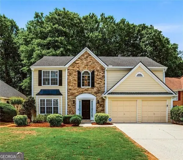 1075 Hidden Pond Lane, Roswell, GA 30075