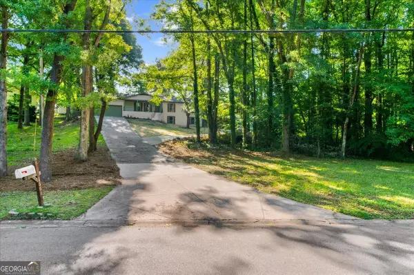 1661 Oak Ridge Circle Sw, Stone Mountain, GA 30087
