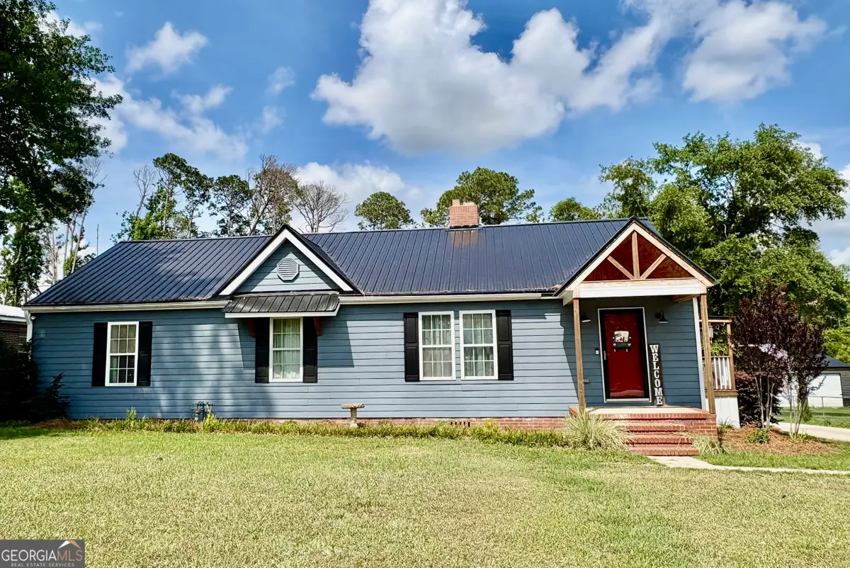 348 S Victory Drive, Lyons, GA 30436 - #1