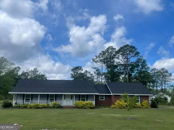 1194 Blackshear Hwy, Baxley, GA 31513