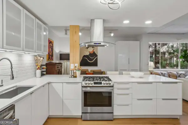 2632 Peachtree Road Nw #302B, Atlanta, GA 30305