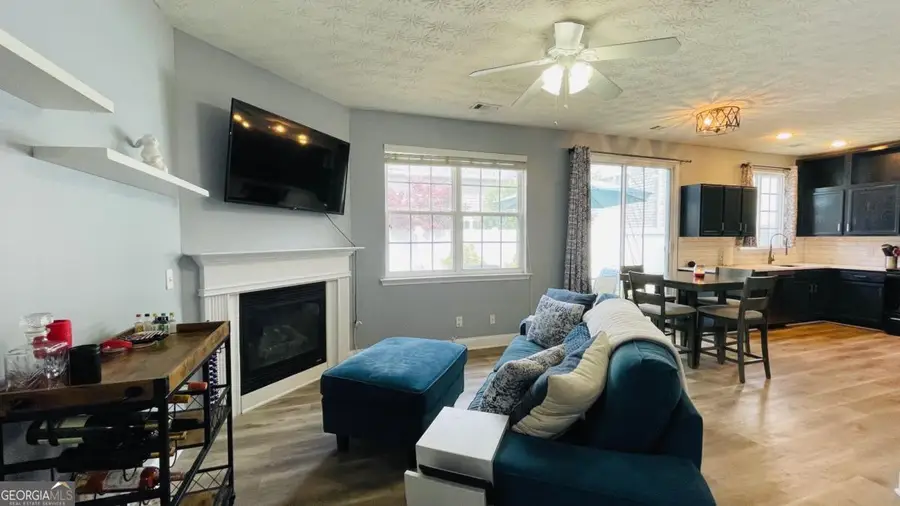 559 W Oaks Drive, Woodstock, GA 30188 - #3