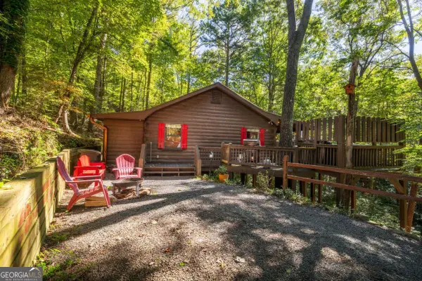 129 N Cherokee Drive, Blue Ridge, GA 30513