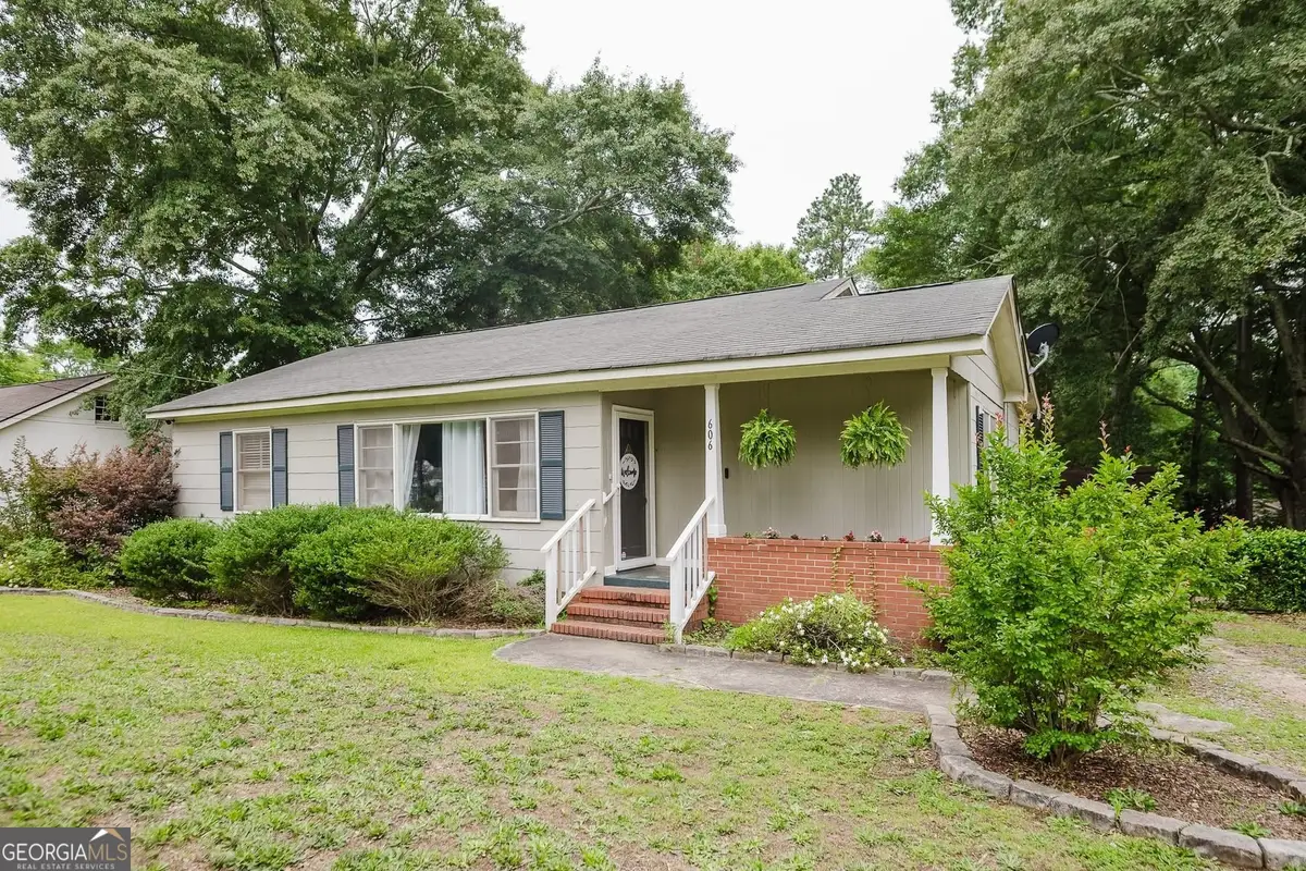 606 Spencer Street, Barnesville, GA 30204 - #1