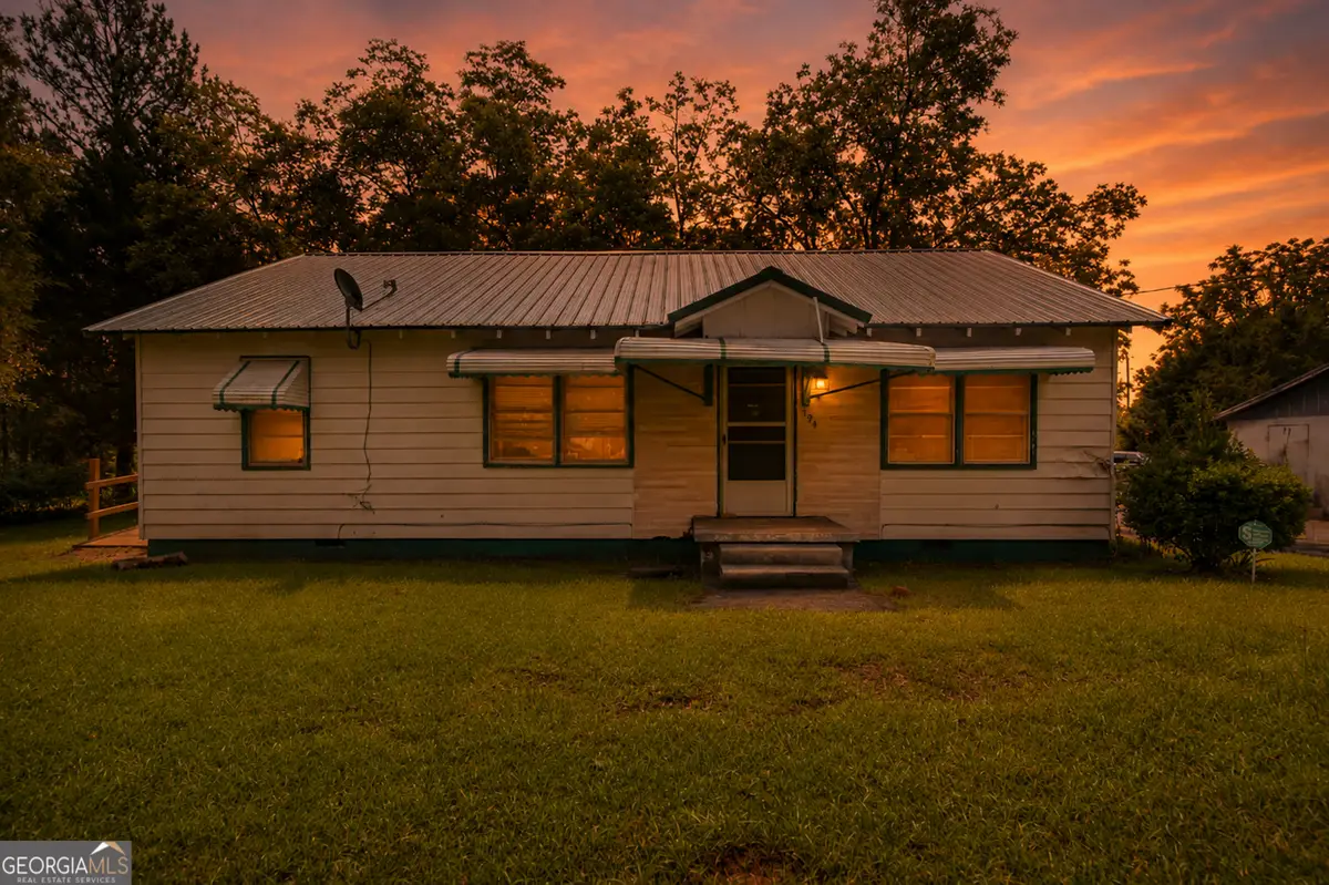 194 Lovers Lane Ne, Milledgeville, GA 31061 - #1