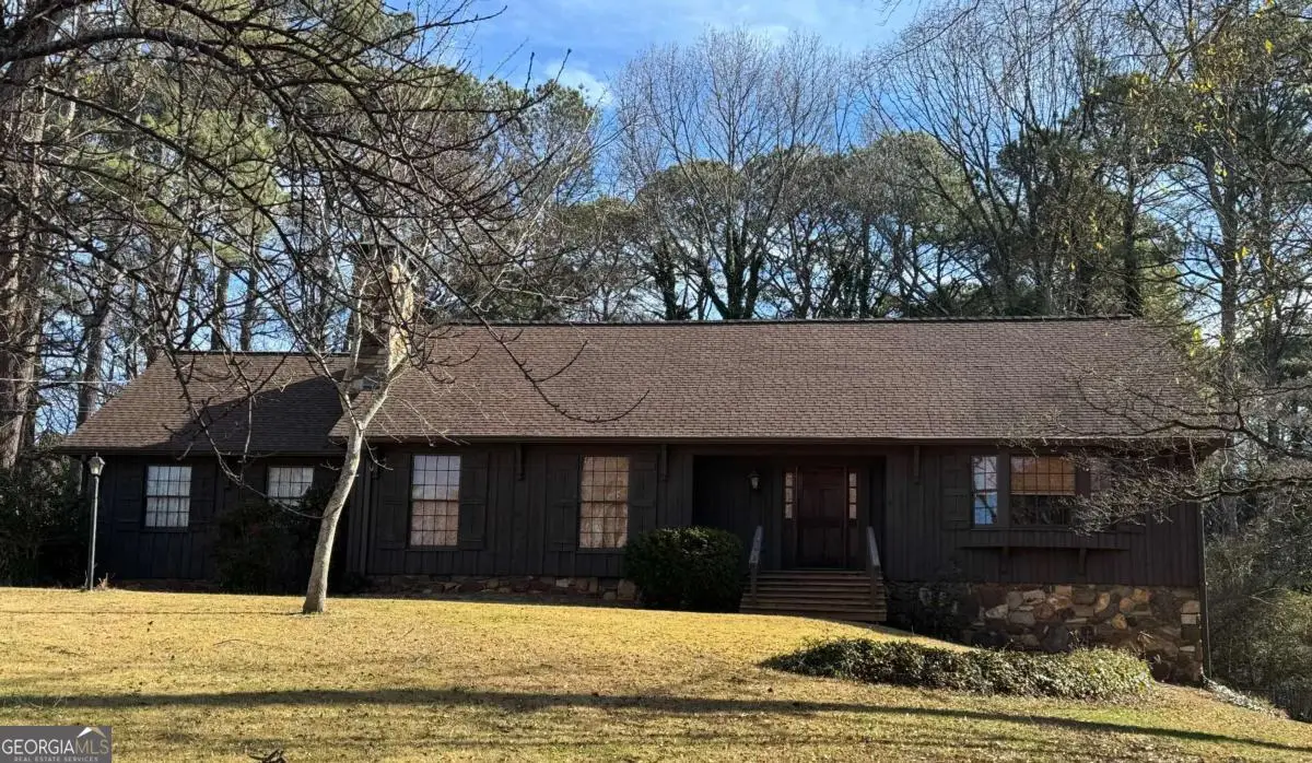933 Viking Drive, Stone Mountain, GA 30083 - #1