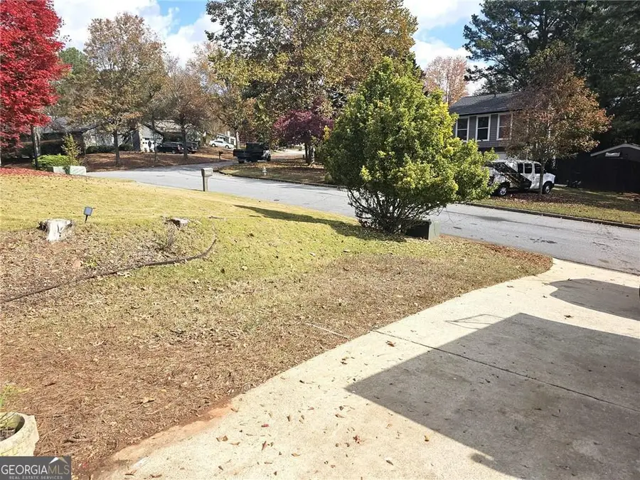 10085 Old Woodland Entry, Johns Creek, GA 30022 - #3
