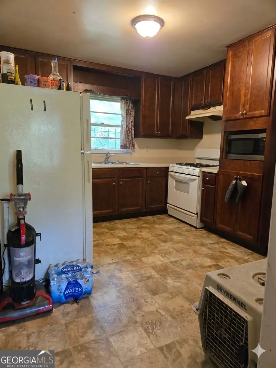250 W Lake Avenue Nw, Atlanta, GA 30314 - #3