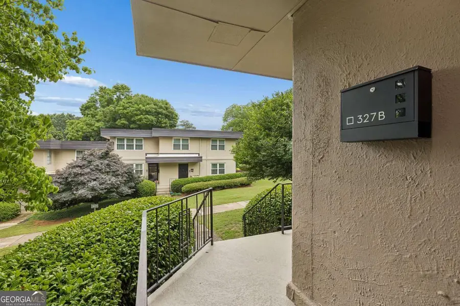 327 Lakemoore Drive Ne #B, Atlanta, GA 30342 - #3