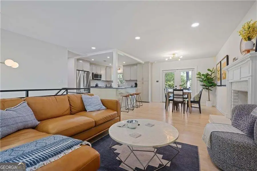 677 Hillandale Circle Sw, Marietta, GA 30064 - #3