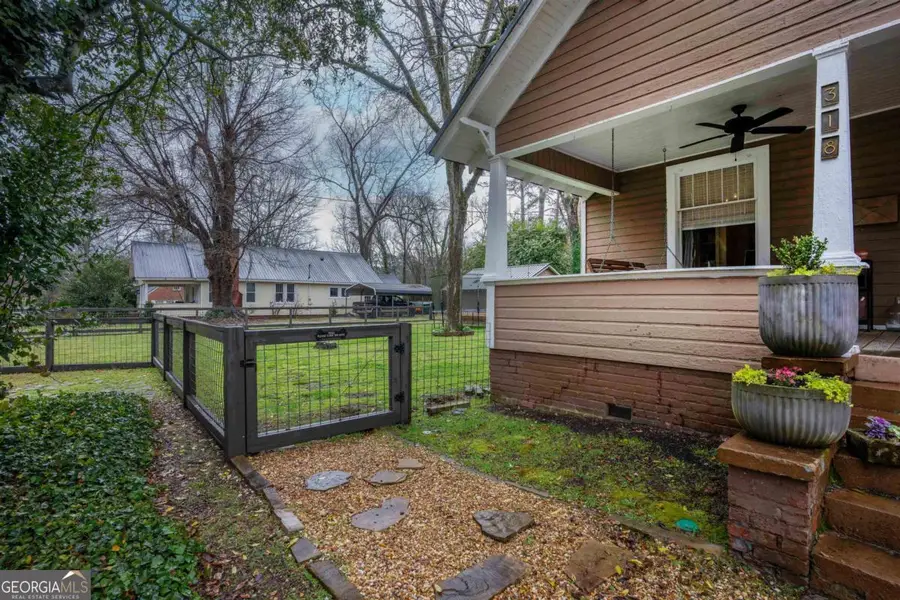 318 W South Street, Greensboro, GA 30642 - #2