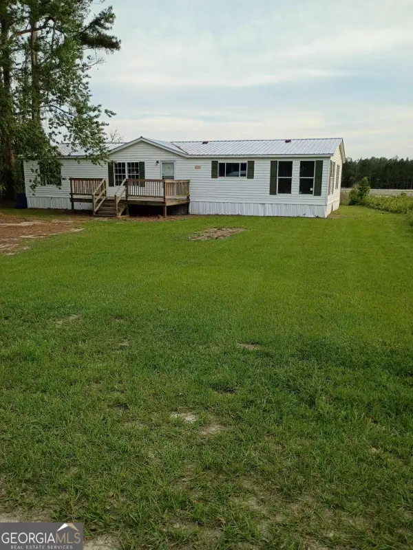 147 Barn Road Circle, Jesup, GA 31545