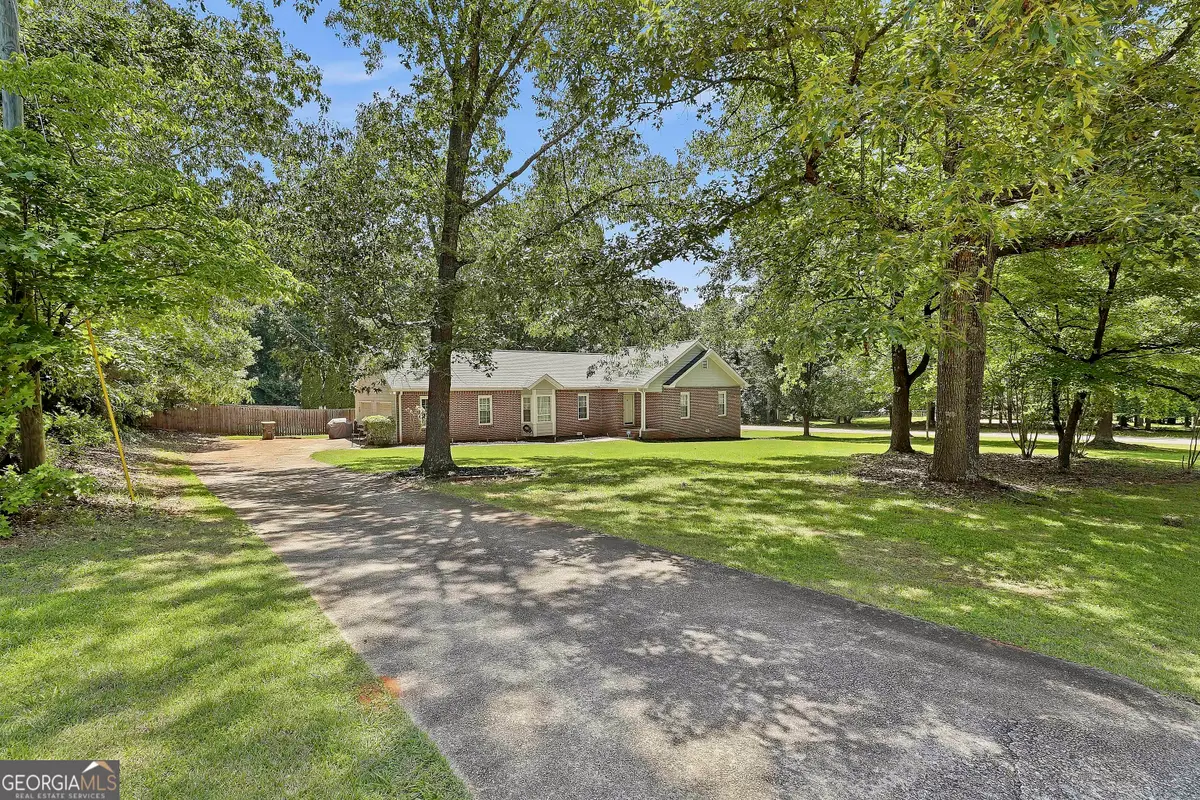 215 Firethorne Ln, Fayetteville, GA 30215 - #1