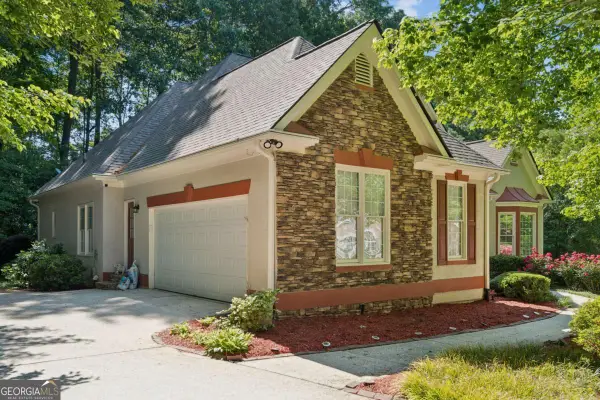 1611 Flowering Dogwood Drive, Powder Springs, GA 30127