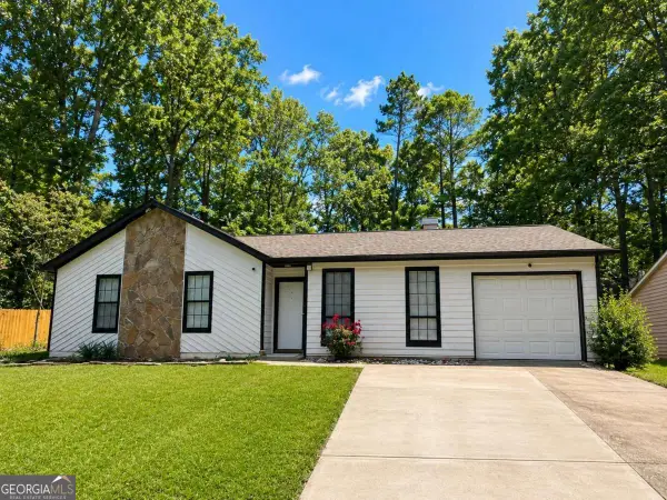 824 Greenhedge Drive, Stone Mountain, GA 30088
