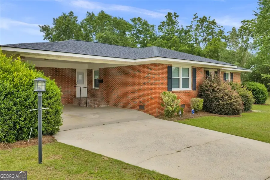 240 E Peter Street, Cochran, GA 31014 - #2