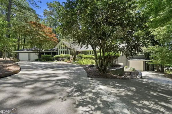 6504 Yacht Club Road, Flowery Branch, GA 30542
