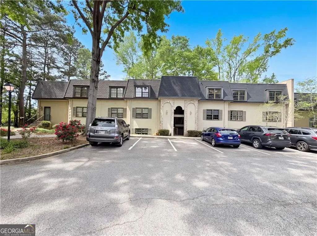 27 Chaumont Square Nw, Atlanta, GA 30327 - #1