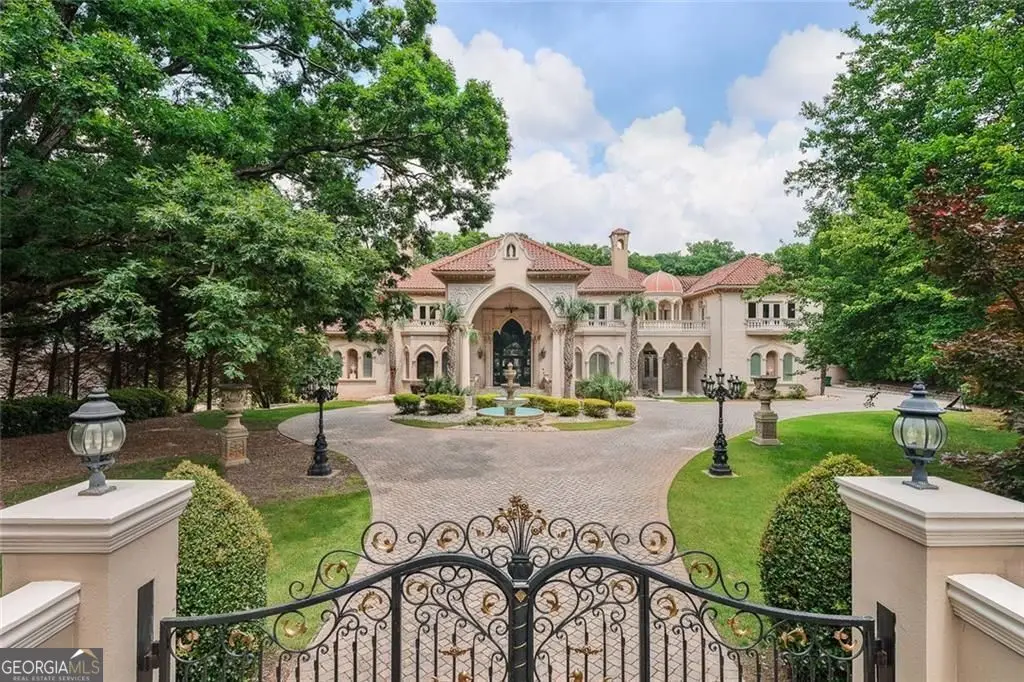4561 Northside Drive Nw, Sandy Springs, GA 30327 - #1