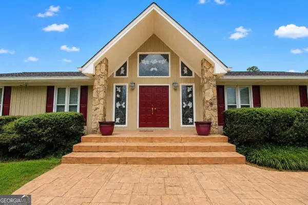 1464 Lakeview Road, Grayson, GA 30017