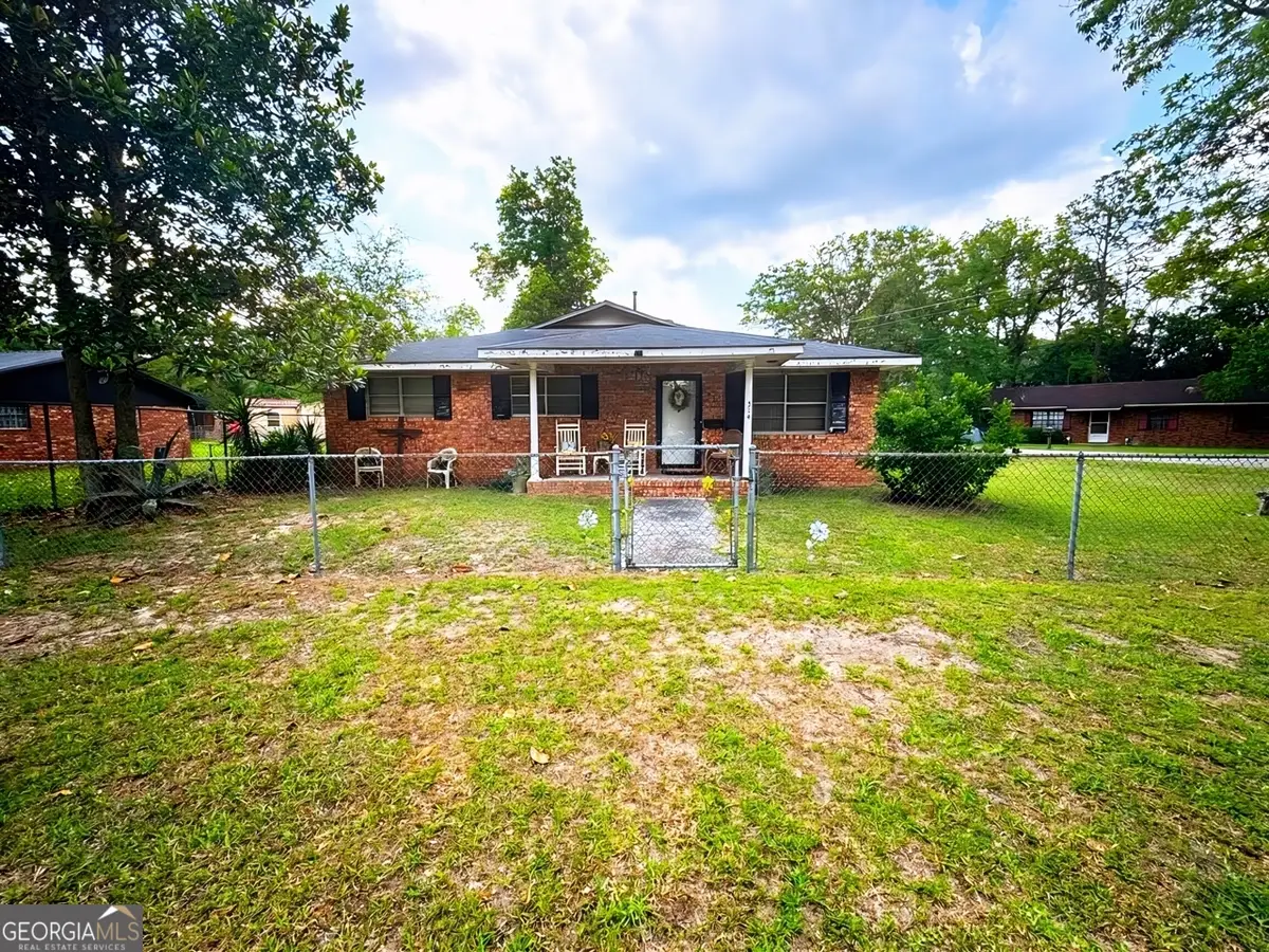314 Durrence St, Glennville, GA 30427 - #1