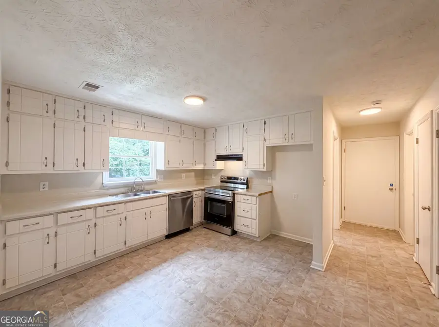 6486 Lynndale Lane, Morrow, GA 30260 - #2