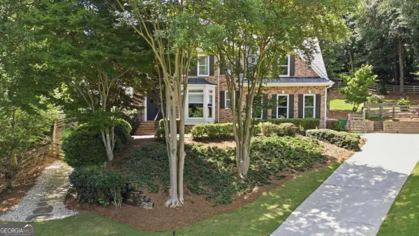 112 Grandcrest Drive, Suwanee, GA 30024