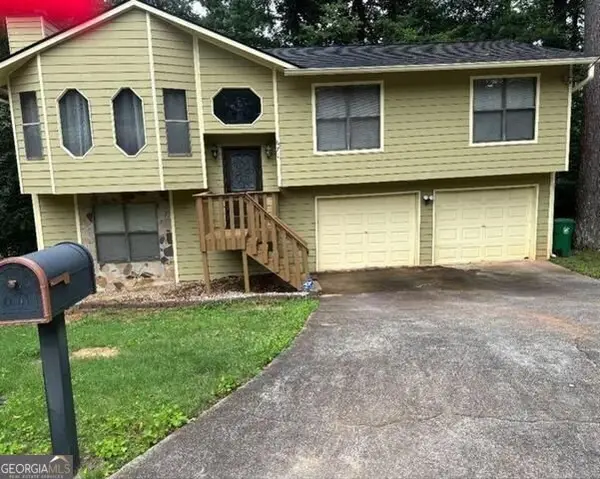 671 Pepperwood Trail, Stone Mountain, GA 30087