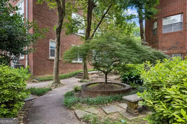 1041 State Street Nw #24, Atlanta, GA 30318