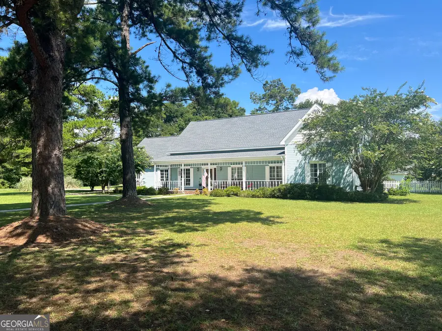 118 Sunrise Drive, Eufaula, AL 36027 - #2