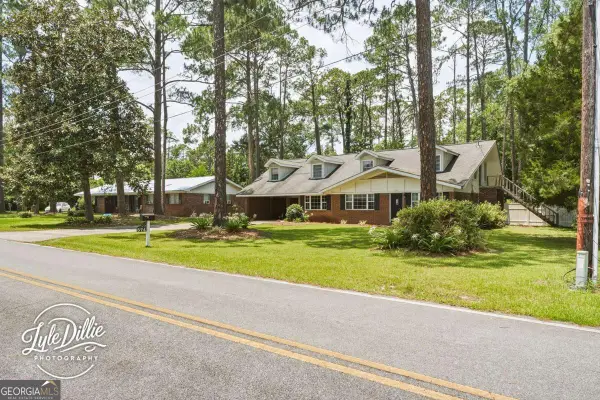 574 S 5th Street, Jesup, GA 31545