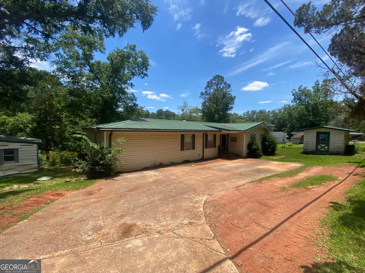 388 E Pine Lake Drive, West Point, GA 31833 - #1
