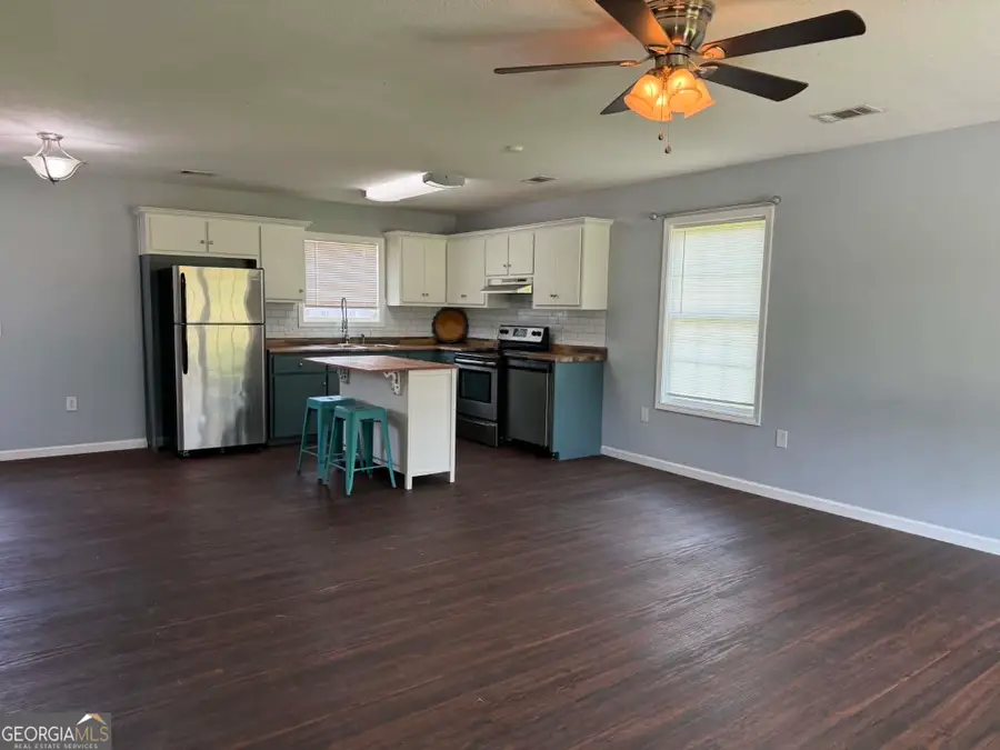 354 Peach Ln, Baxley, GA 31513 - #2