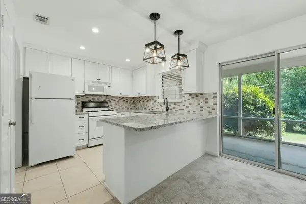 31 Sutton Place, Avondale Estates, GA 30002