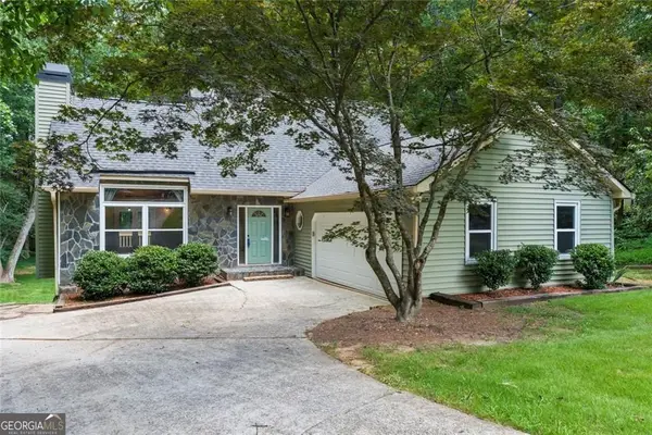 180 Waldrop Way, Fayetteville, GA 30215
