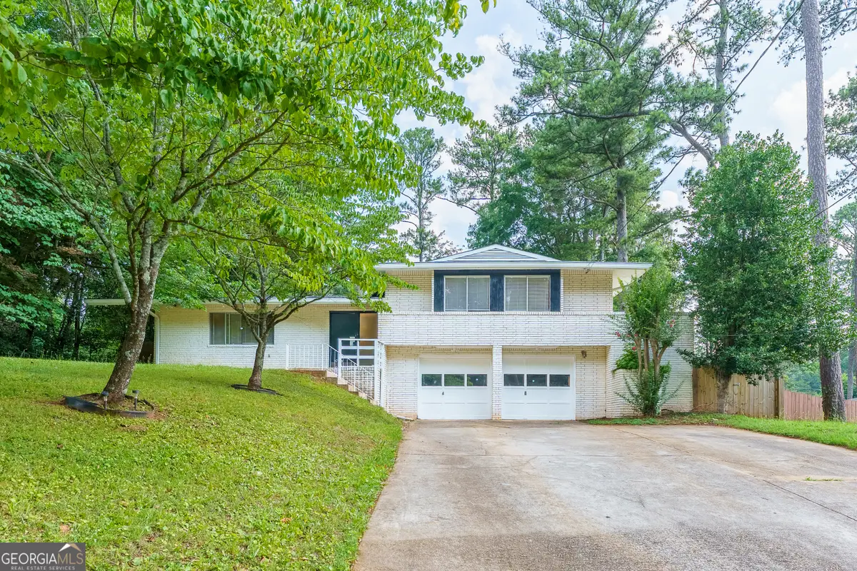 3499 Creekview Circle, Stone Mountain, GA 30083 - #1
