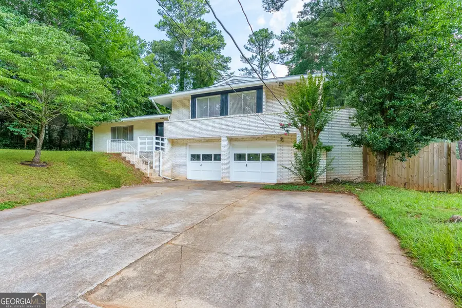 3499 Creekview Circle, Stone Mountain, GA 30083 - #2