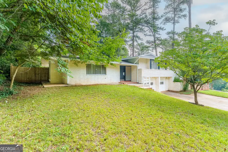 3499 Creekview Circle, Stone Mountain, GA 30083 - #3