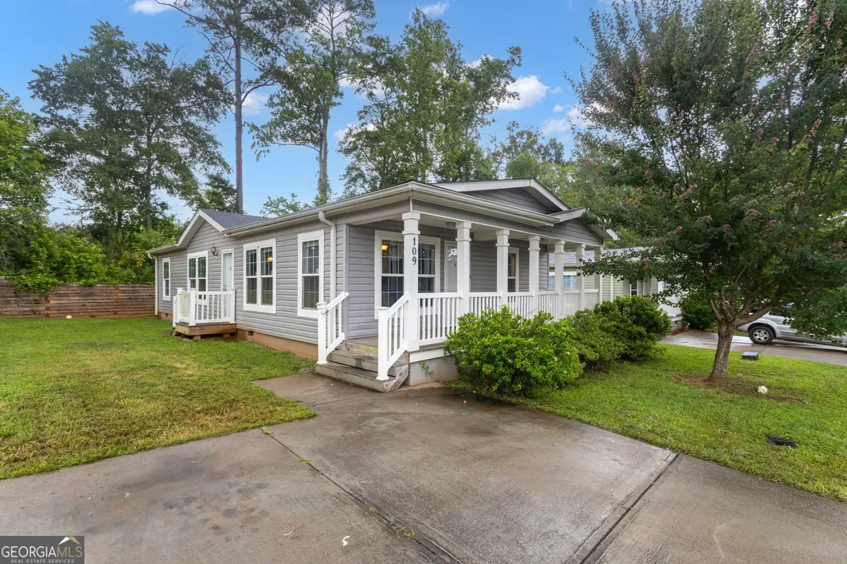 109 Willow Drive E, Newnan, GA 30263 - #1