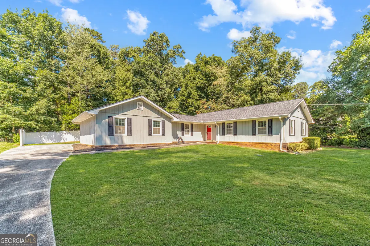 3245 Village Glen Trail S, Snellville, GA 30039 - #1